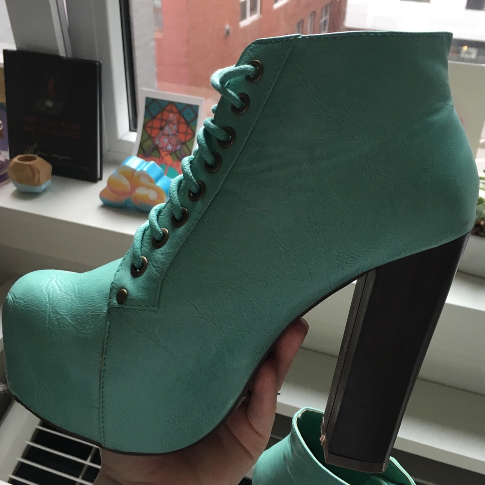 Mint Heels